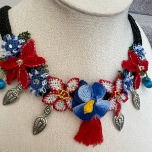 Stunning Needle Lace Necklace, Crochet Flower Choker
